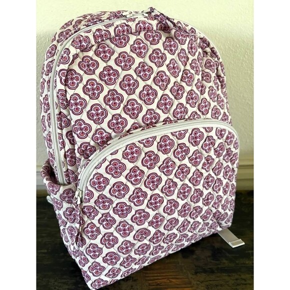 Vera Bradley Essential Backpack Lavender Geo Backpack -NWT - Picture 1 of 3